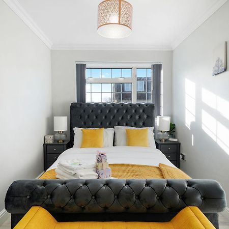 Spacious, 4 Bed, Garden, Parking, Excel 伦敦 外观 照片